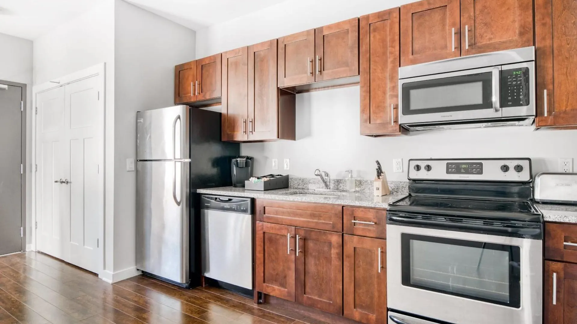 Cozysuites Music Row Bold 1Br W Free Parking Nashville