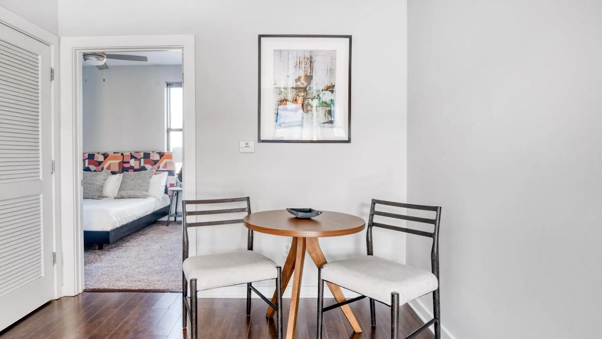 Cozysuites Music Row Bold 1Br W Free Parking Nashville 0*,  USA